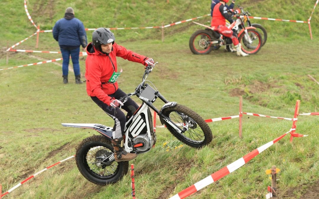 Eerste elektrische trial motor in het West-Vlaams kampioenschap