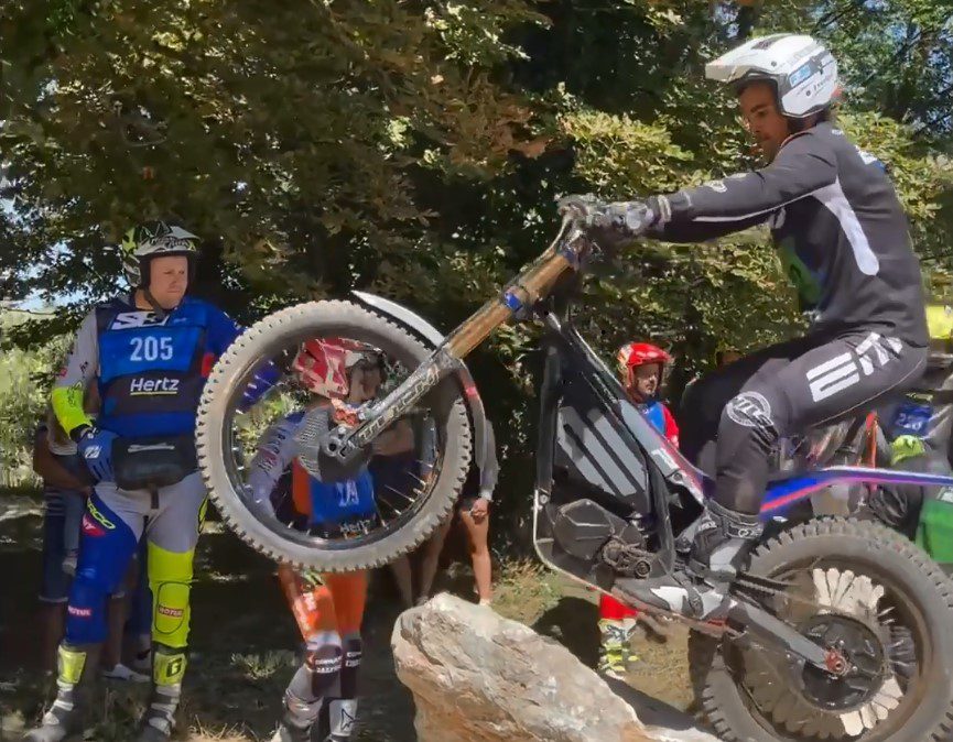 EM Fabriekspiloot Gael Chatagno wint GP TrialE!